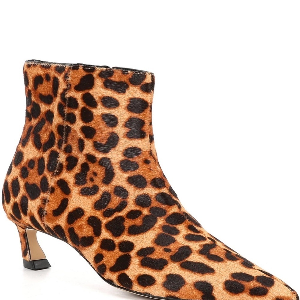 Gianni Bini Brown Ankle Boots with Sleek Design